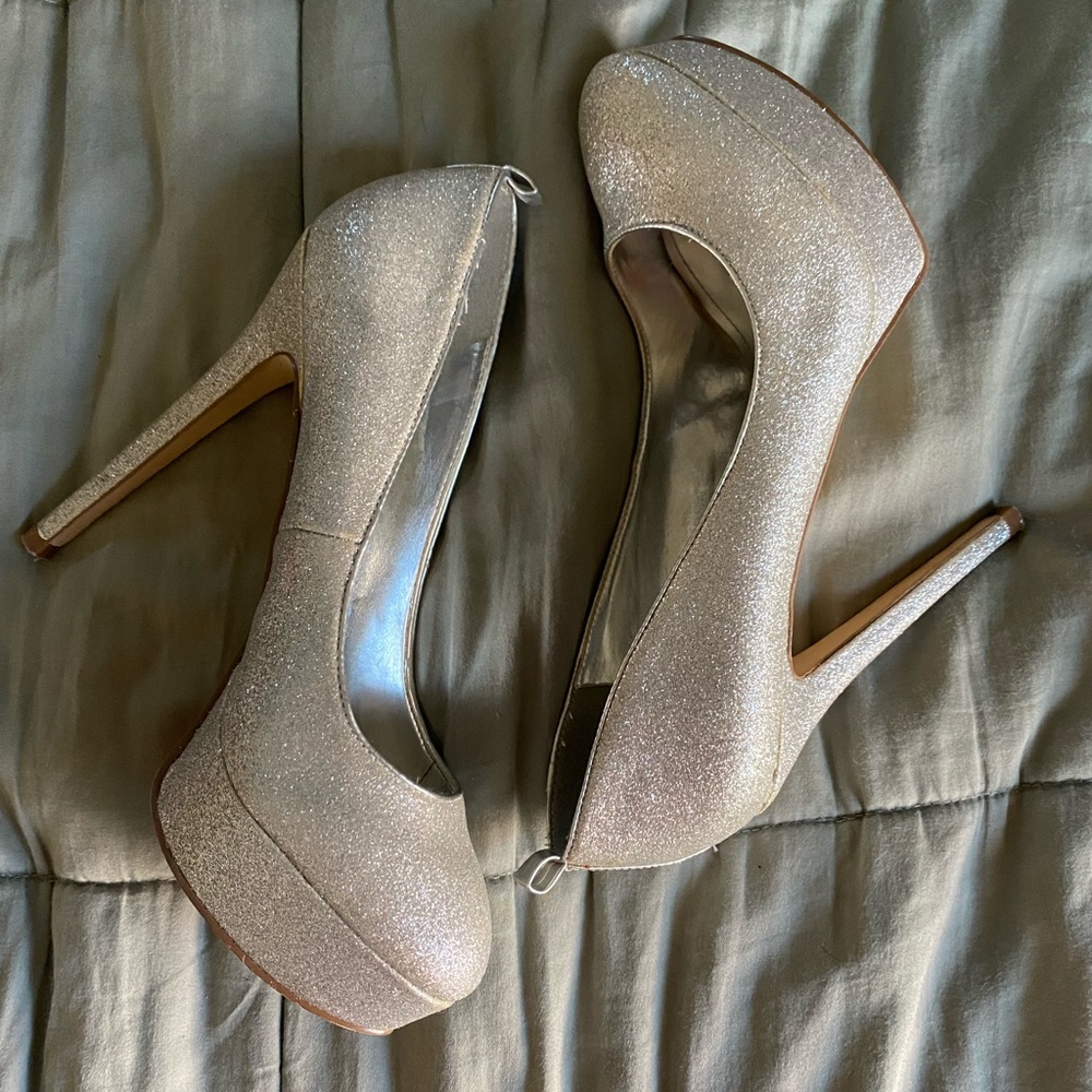 Glitter high heel pumps